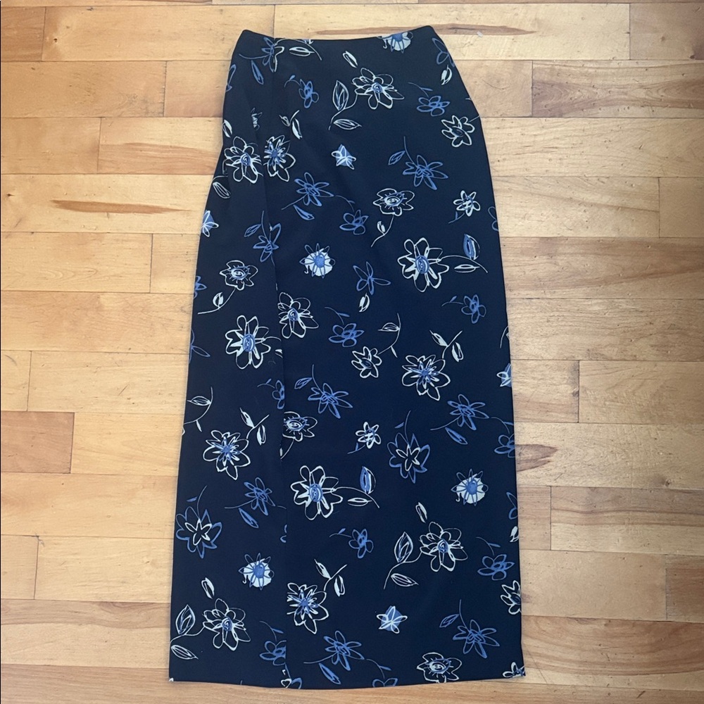 Chic Floral Maxi Skirt in Black and Blue